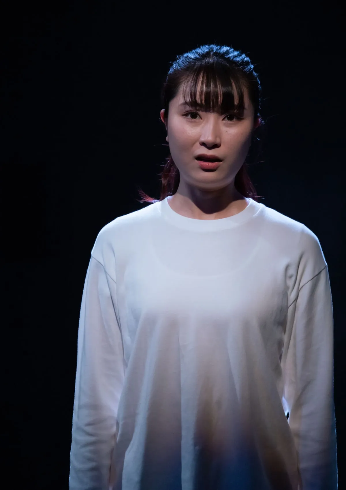 音楽劇『雨夜の月』白い衣装の出演者
