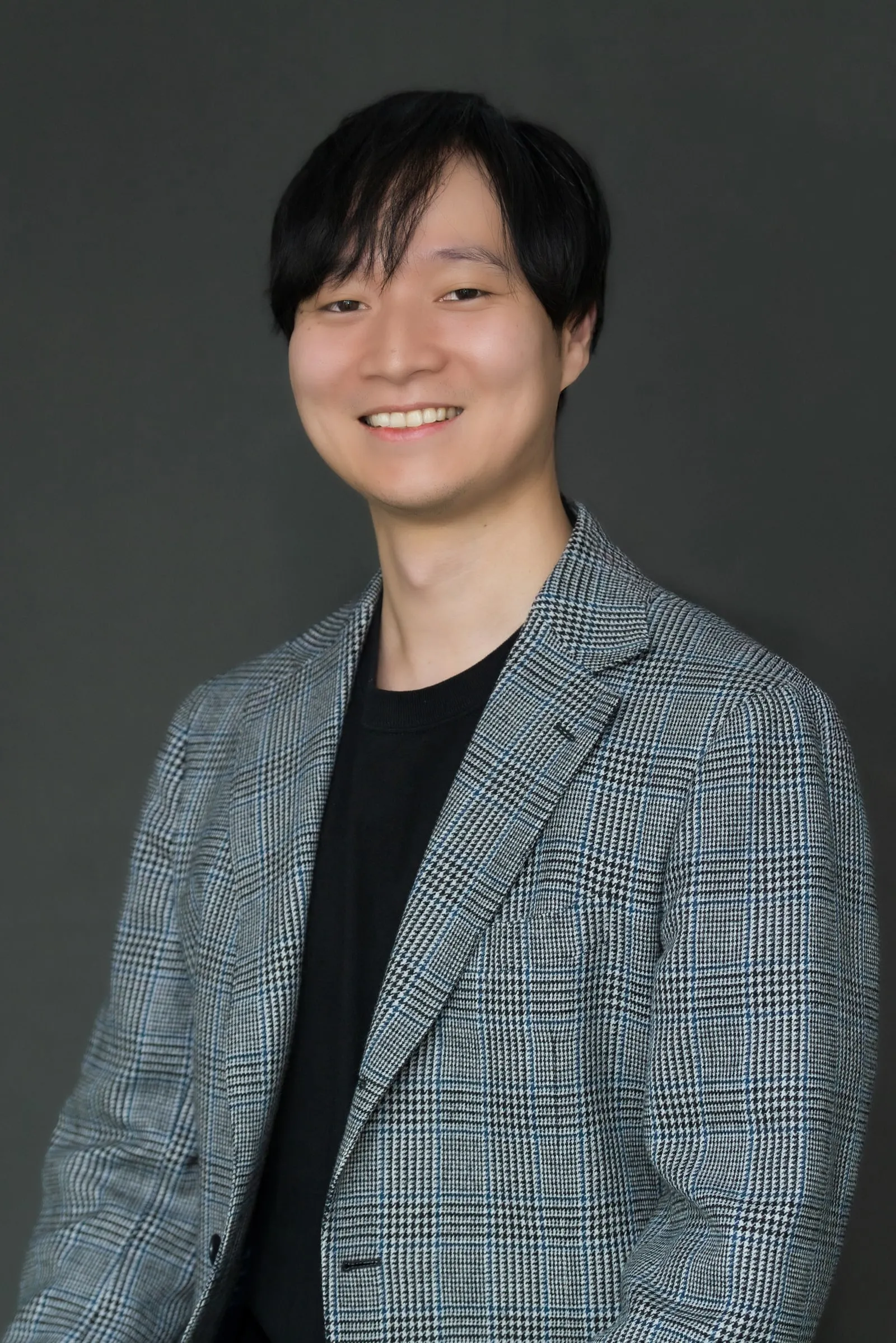 山﨑聡一郎（縦位置・上半身）